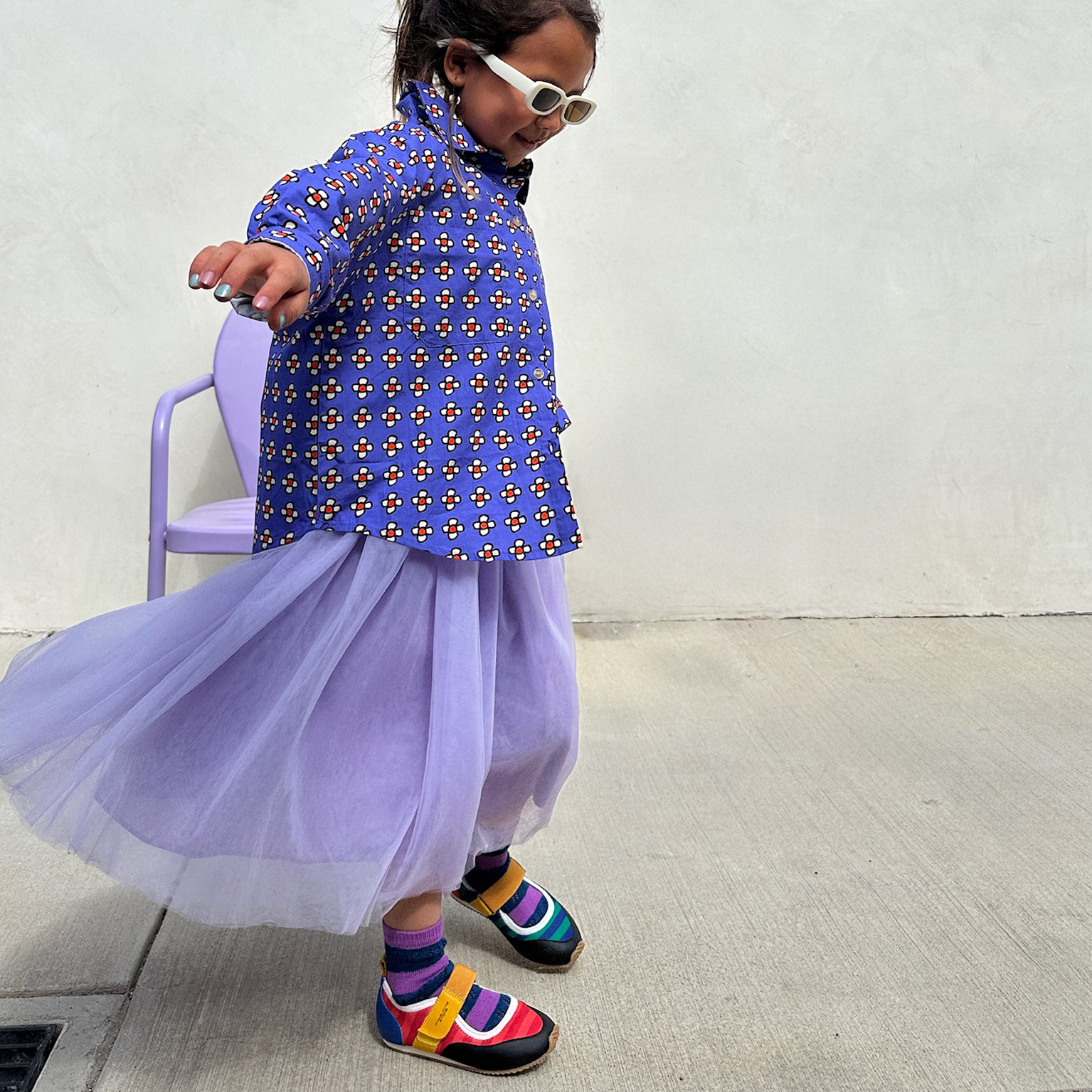 Kids wearing colorful clothes